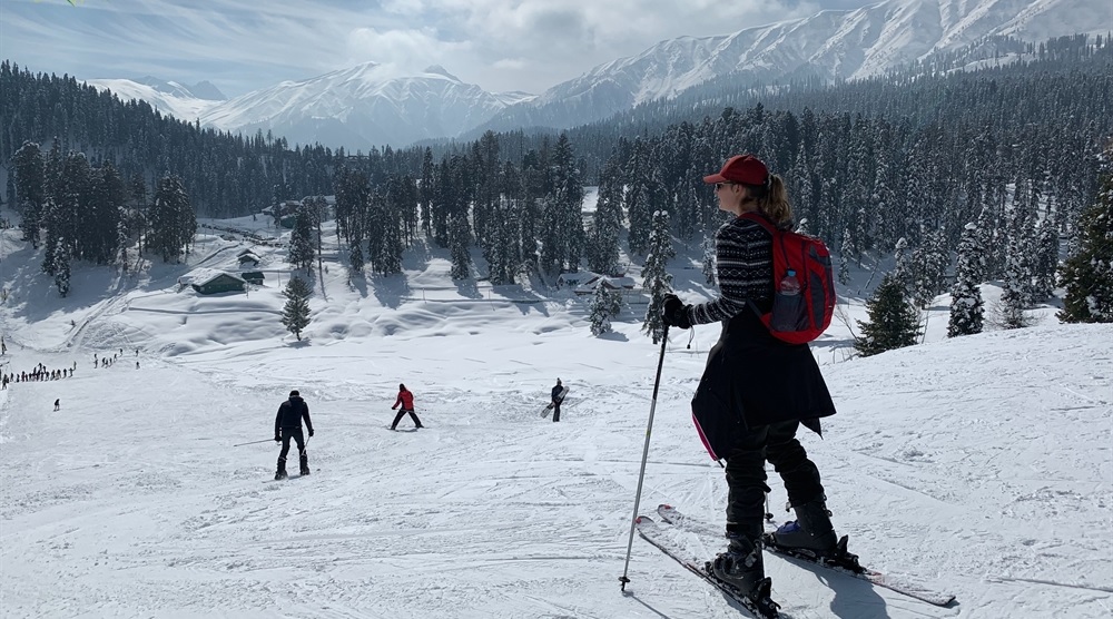 Gulmarg Skiing Tour 4 nights & 5 days Srinagar Gulmarg Srinagar