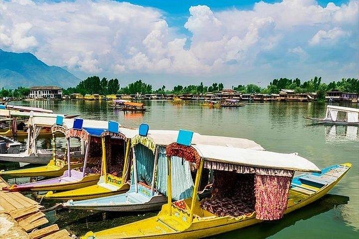 Kashmir Trip Cost from Delhi 2025–26 – Complete Budget & Itinerary Guide