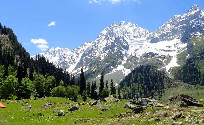 Sonmarg Travel Guide 2025: Gateway to the Glaciers, Best Time, Things to Do & How to Reach