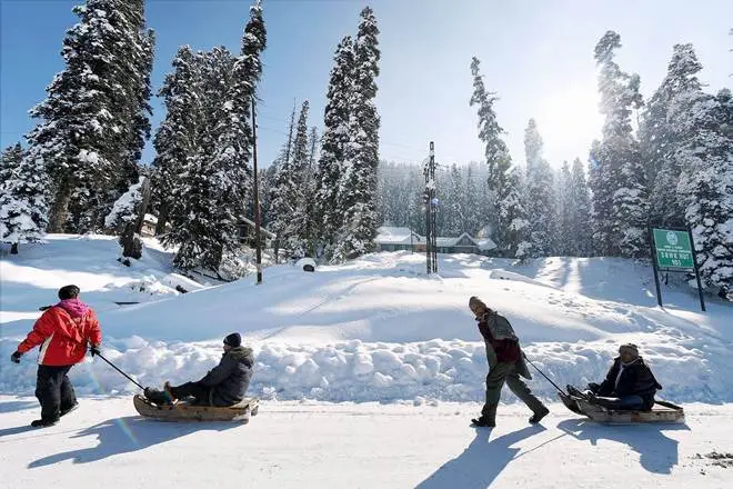Kashmir Winter Packages 2025–2026 | Snow Holidays, Gulmarg Ski Trips & Houseboat Stays Best Price Guarantee • Local Kashmir Experts • Safe Winter Travel