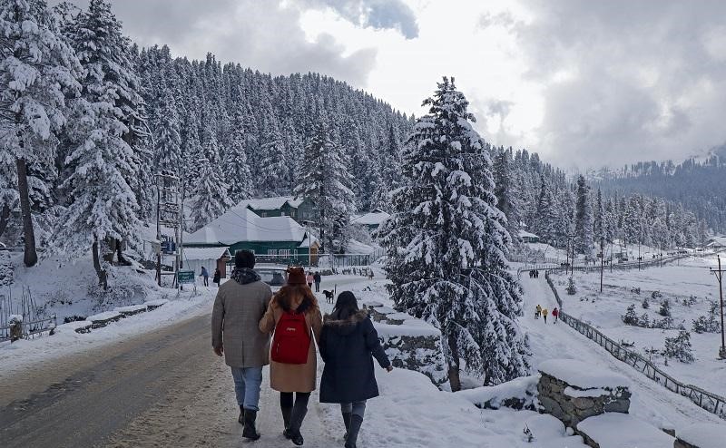 Habibi, Come to Kashmir: The Ultimate Travel Guide for 2025–26 – Tour Packages, Seasons, Pilgrimages & Adventure