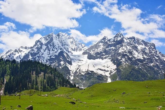 Kashmir, Decoded: 10 Insider-Approved Trips You Need to Book for 2026–27 | JKL Travels