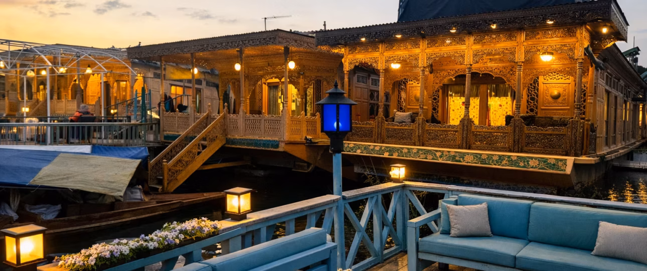 Hotel or Houseboat in Srinagar? The Complete 2026 Guide to Choosing Your Kashmir Stay