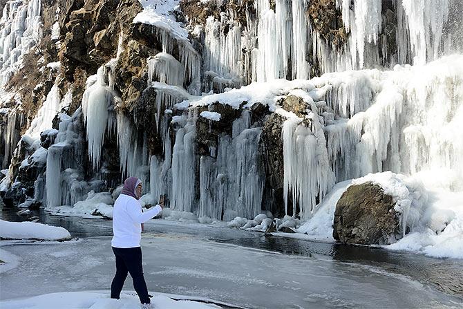 Plan Kashmir Like a Local · From Katra to Dal Lake by Train: The Easiest Kashmir Trip Yet